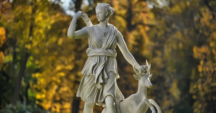 diosa diana Artemisa o Diana