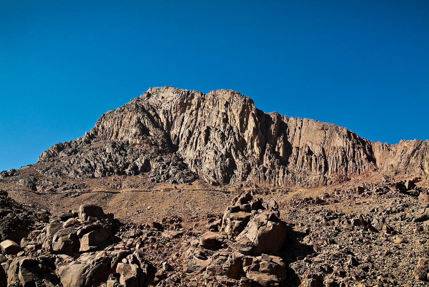 Moisés en el monte Horeb, enigma para 3 religiones 2 sinai2