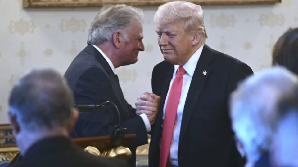 Franklin Graham y Donald Trump.