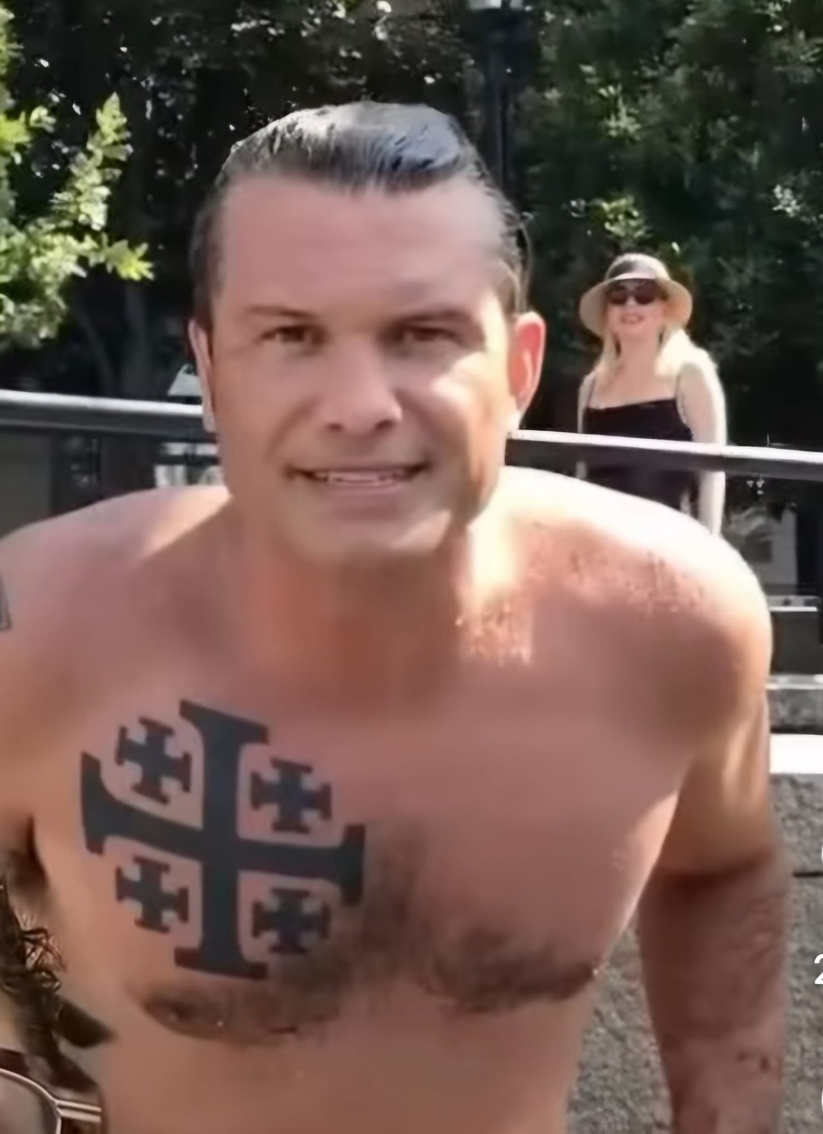 Peor que el sionismo belicoso: un cristiano como Pete Hegseth 1 cruz de jerusalen